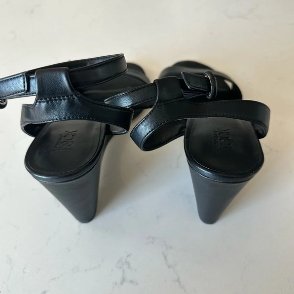 NORDSTROM RACK Carrie Wedge Sandal in black Size: 10 - Picture 4 of 6